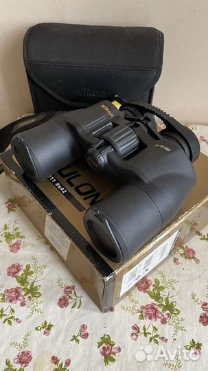 Бинокль Nikon Aculon A211 10x42