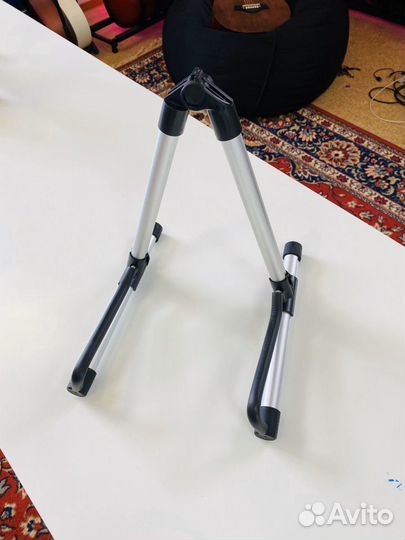 Стойка для гитары