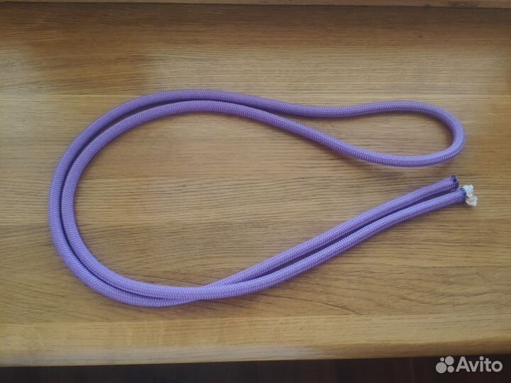 Гимнастическая скакалка