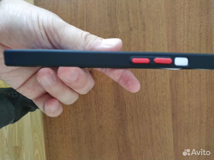 Чехол на iPhone 13