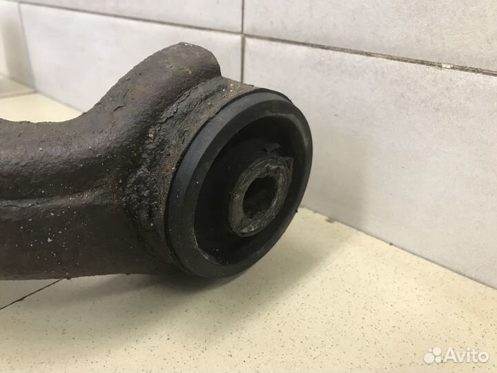 Рычаг передний нижний левый Mohave 2009