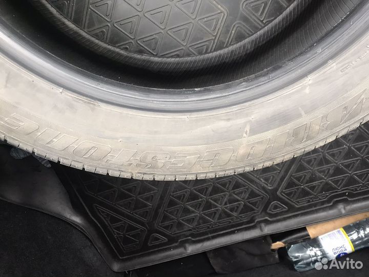 Bridgestone Dueler H/L 33 255/55 R19