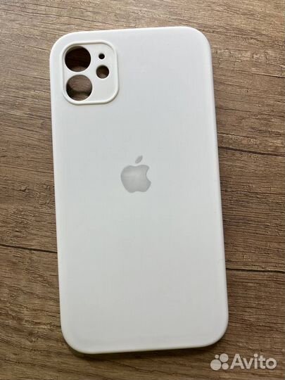 Чехлы на телефон iPhone 11