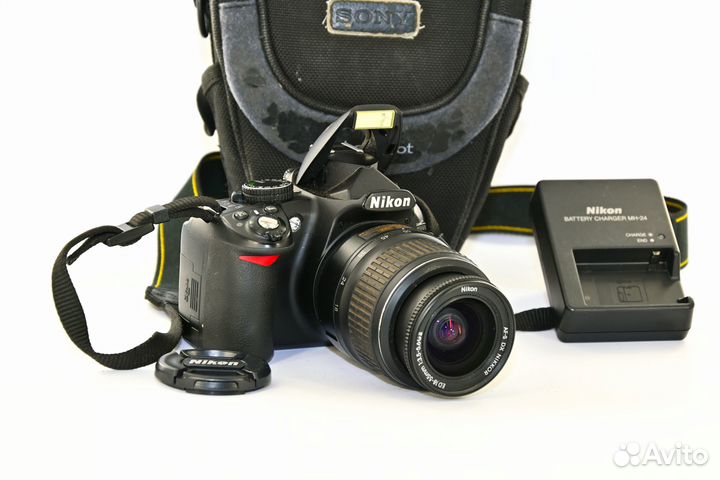 Nikon D3100 14.2MP c Kit AF-S VR 18-55