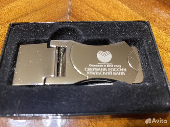 Зажим для денег с логотипом Сбербанка