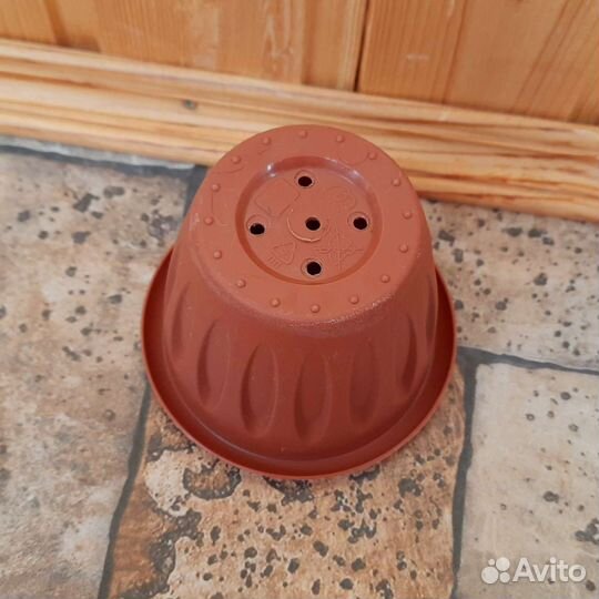 Горшки с поддонами для комнатных растений