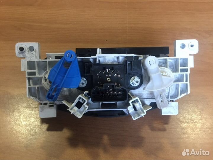 Блок управления отопителем Renault Logan 2017