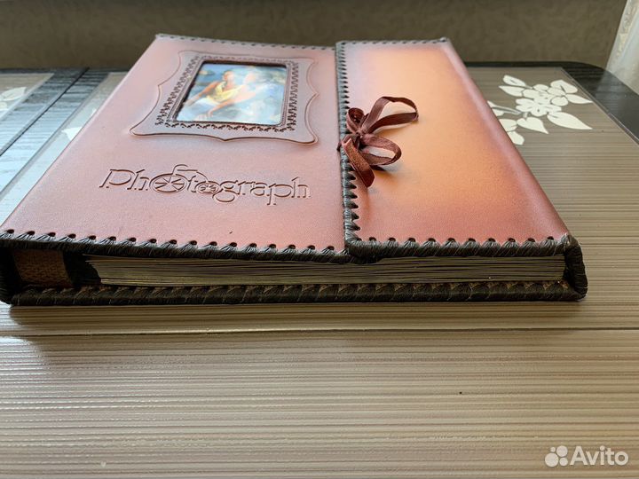 Кожаный фотоальбом