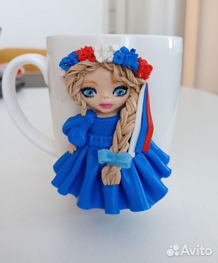 Кружка с декором из полимерной глины 