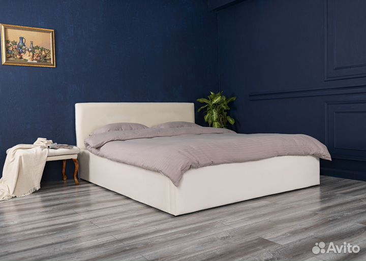 Кровать с матрасом