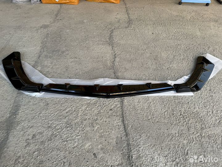 Сплитер на бампер Geely Monjaro