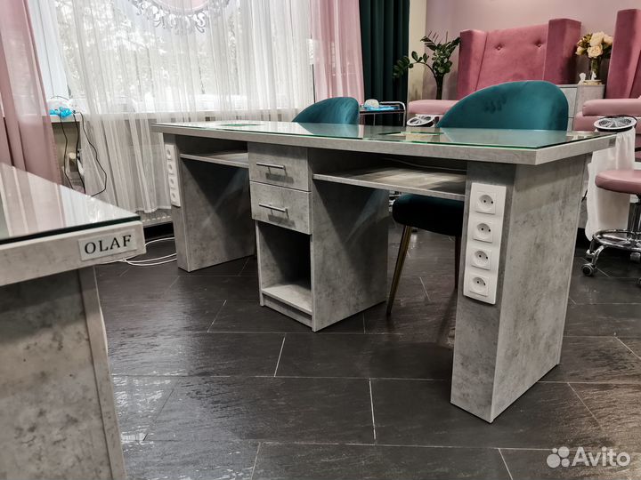 Маникюрный стол на 2 мастера