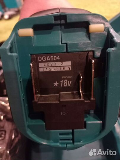 Аккумуляторная болгарка makita DGA504