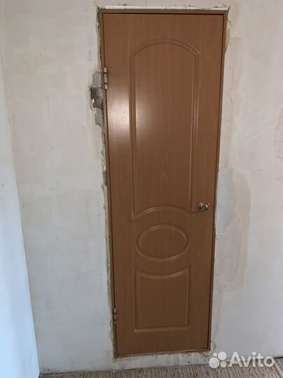 Дверь в ванную и туалет