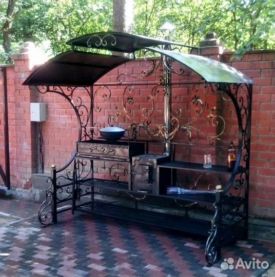 Мангал с крышей