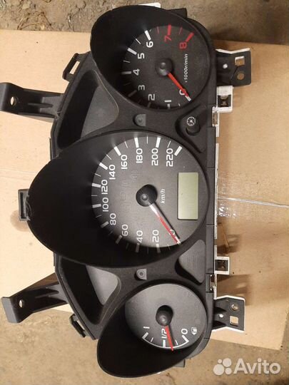 Панель приборов Mitsubishi Colt 6