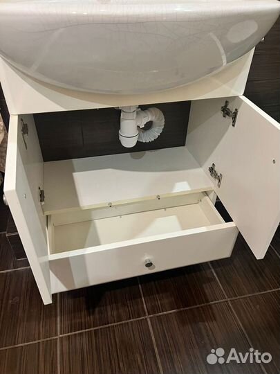 Полный комплект Раковина с тумбой, зеркало,пенал