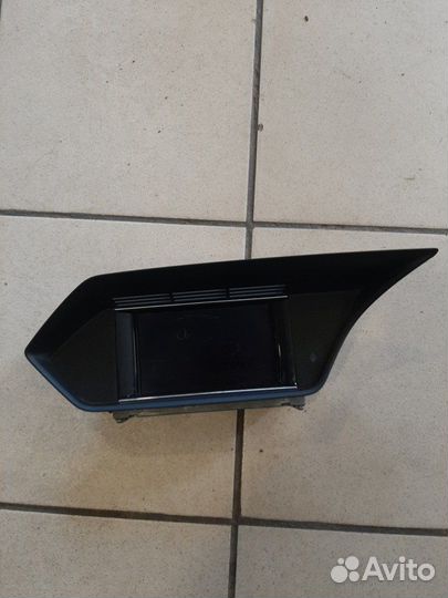 Монитор Mercedes E-Class W212