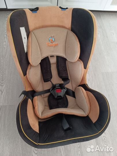 Автомобильное кресло