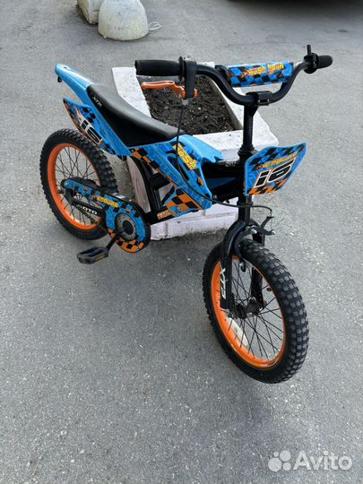 Велосипед в виде мотоцикла