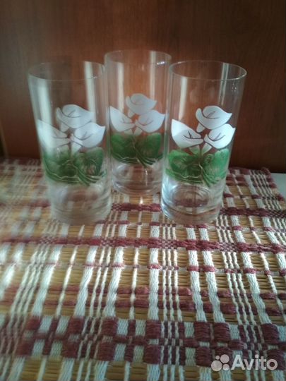 Рюмки, бокалы, чашки, стаканы