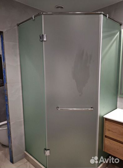 Душевая кабина из стекла