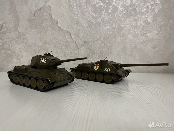 Советская военная техника танк т34 СССР