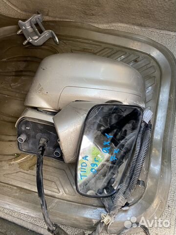 Зеркало на Nissan Tiida