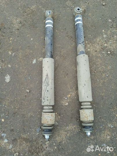 Амортизаторы заднии ниссан тиида