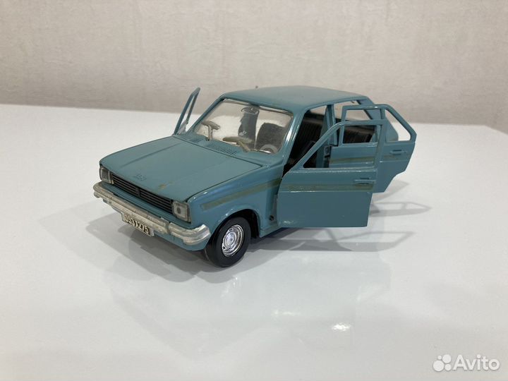 Модель автомобиля Пежо 104