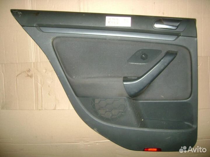 Обшивка двери задней левой VW Jetta 5 (1K)