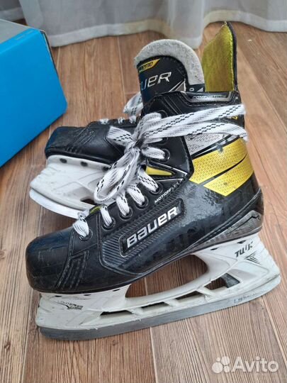 Хоккейные коньки bauer