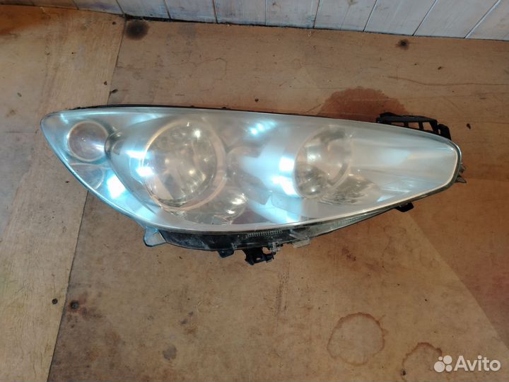 Фара передняя правая peugeot 308