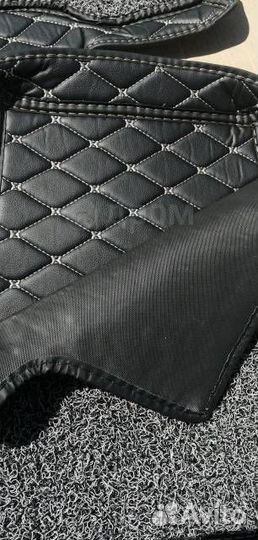 Коврики в салон 3D Prius Alpha разные цвета ZVW40