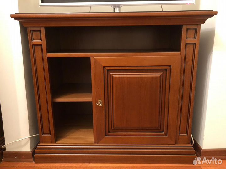 Тумба под телевизор