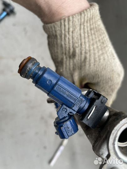 Топливную форсунку рампу Kia Ceed ED 1.6 G4FC