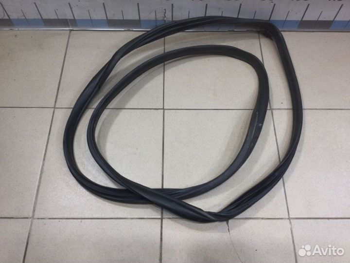 Уплотнитель двери передней передний левый Hyundai