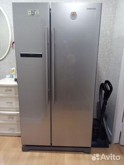 Холодильник двухдверный samsung