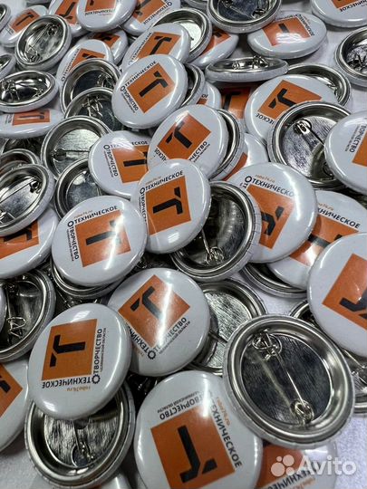 Печать на кружках, ручках, магнитах, флагах