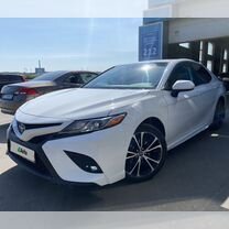 Toyota Camry 2.5 AT, 2019, 110 000 км, с пробегом, цена 2 400 000 руб.