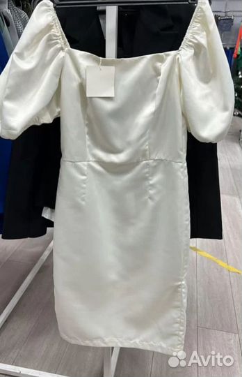 Белое вечернее платье