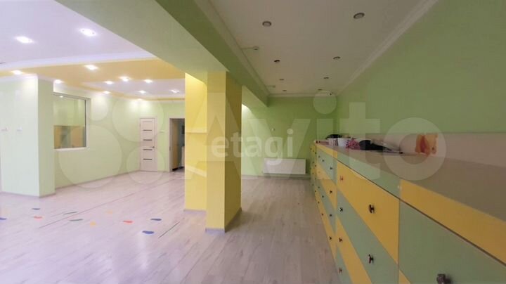 1-к. квартира, 93 м², 1/4 эт.