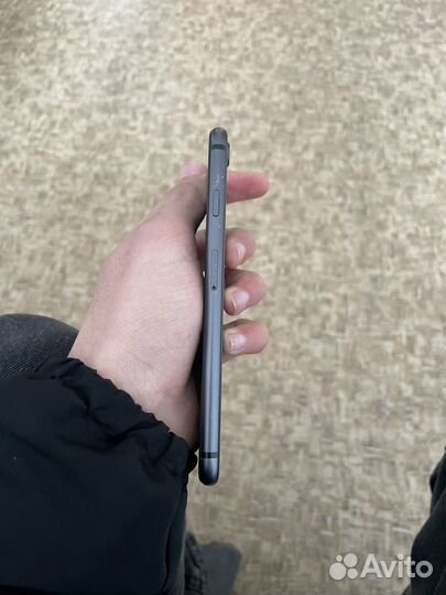 iPhone 8, 64 ГБ