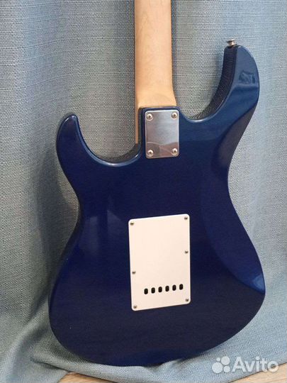 Yamaha pacifica 012