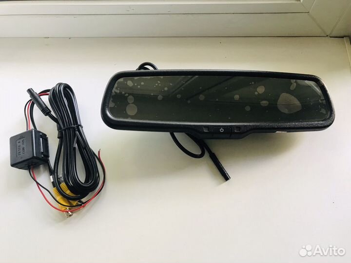 Зеркало заднего вида с монитором и камерой