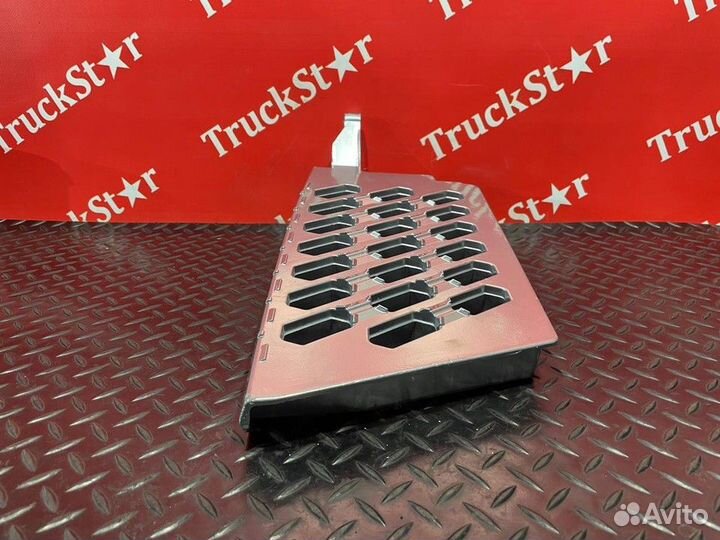 Ступенька подножки левой Volvo FH