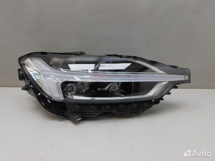 Фара правая Volvo XC60