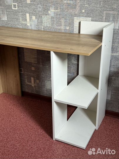 Письменный стол