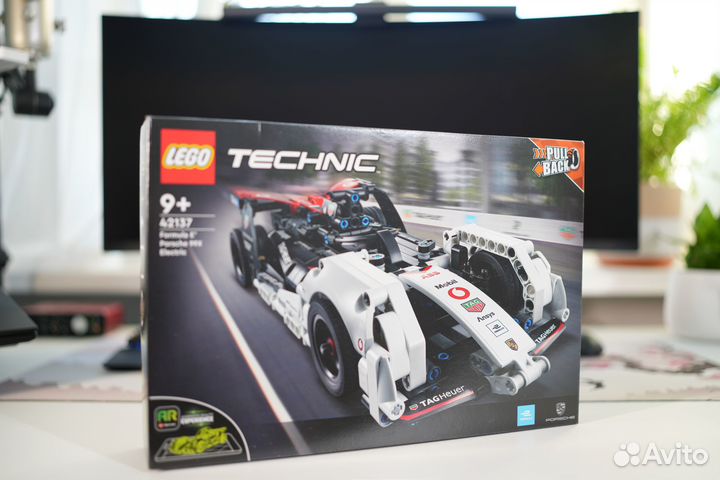 Lego Technic Formula E Porsche 99X Electric 42137