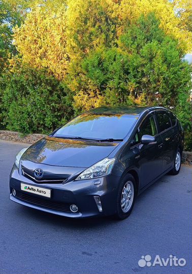 Toyota Prius Alpha 1.8 CVT, 2012, 111 000 км